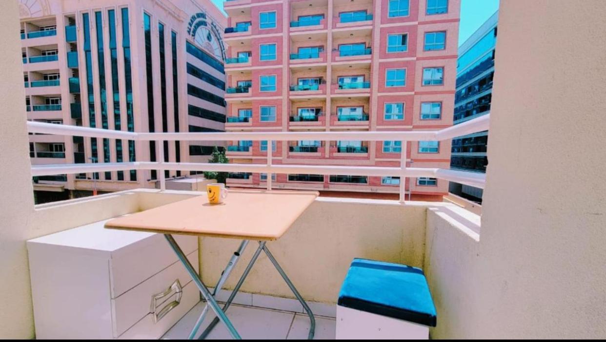 Dxb Hostel Near Adcb Metro Station Дубай Экстерьер фото